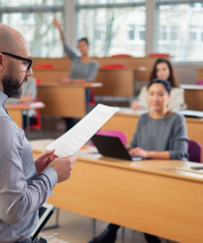 El Papel de los Profesores en la Preparatoria