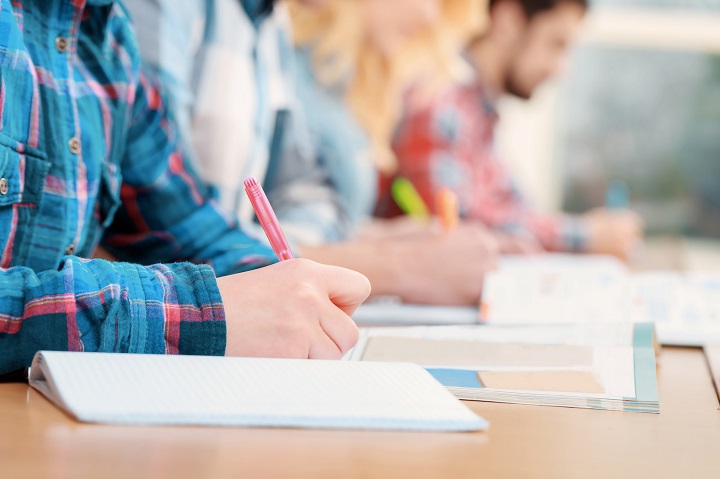 Cursar la preparatoria para la formación académica
